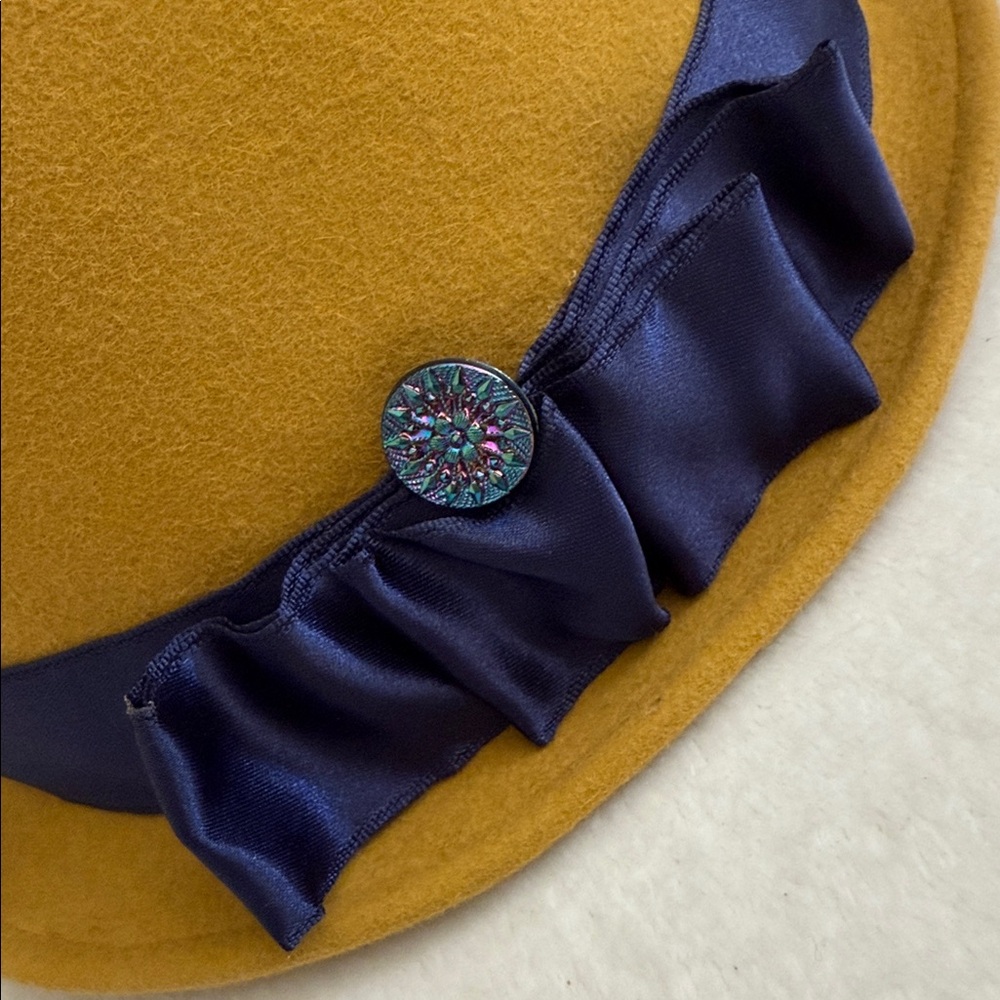 {VTG} Linda Campisano | Felt Cloche Ribbon Trimmed Hat Mustard Yellow/Purple - Picture 2 of 11